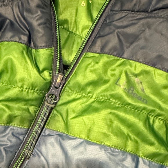 L.L. Bean Kids Blue and Green Puffer Jacket - Picture 4 of 4